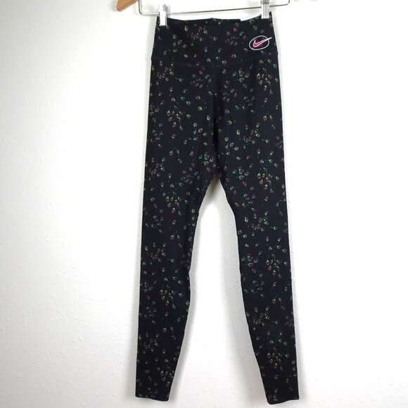 Nike One Luxe Leggings Women's Size XS Black Roses Dri-Fit Training - Picture 1 of 11